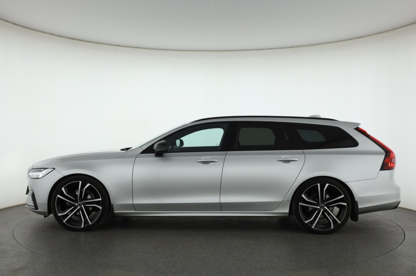 Volvo V90, 2021