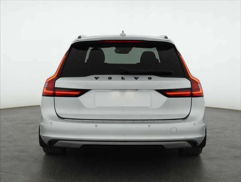 Volvo V90, 2021