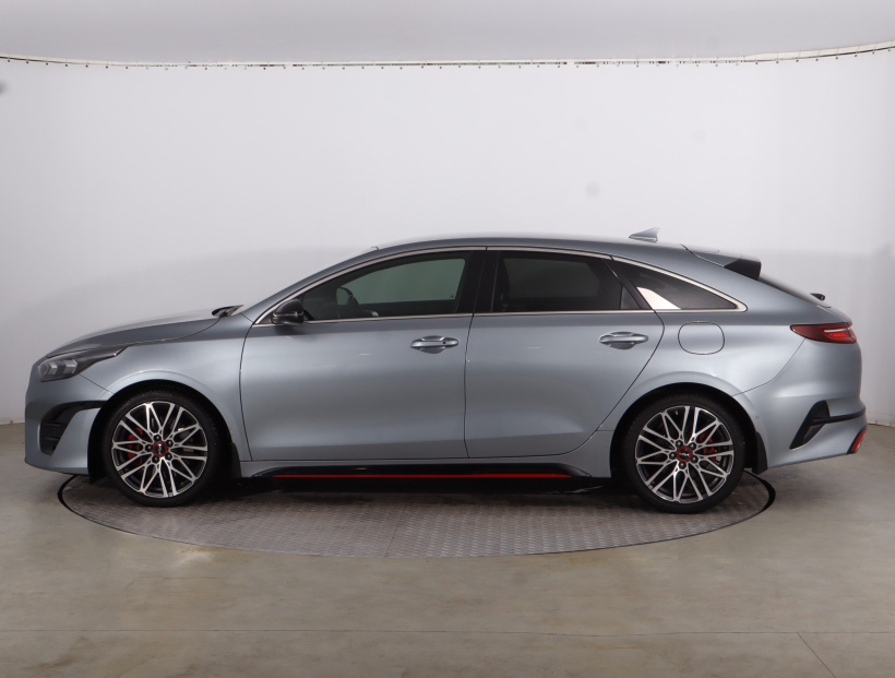 Kia ProCeed, 2022