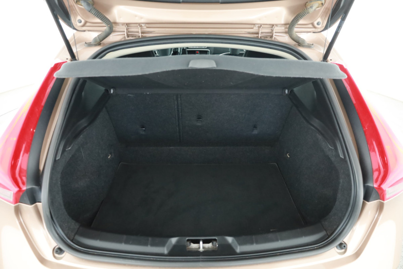 Volvo V40, 2014