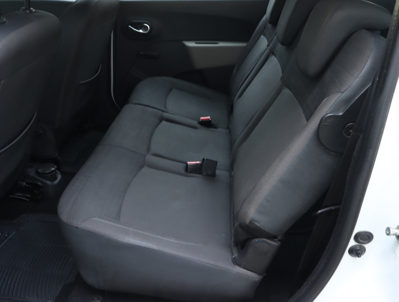 Dacia Lodgy, 2013