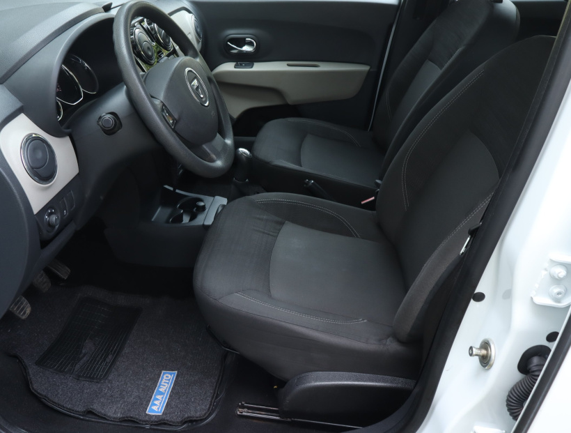 Dacia Lodgy, 2013