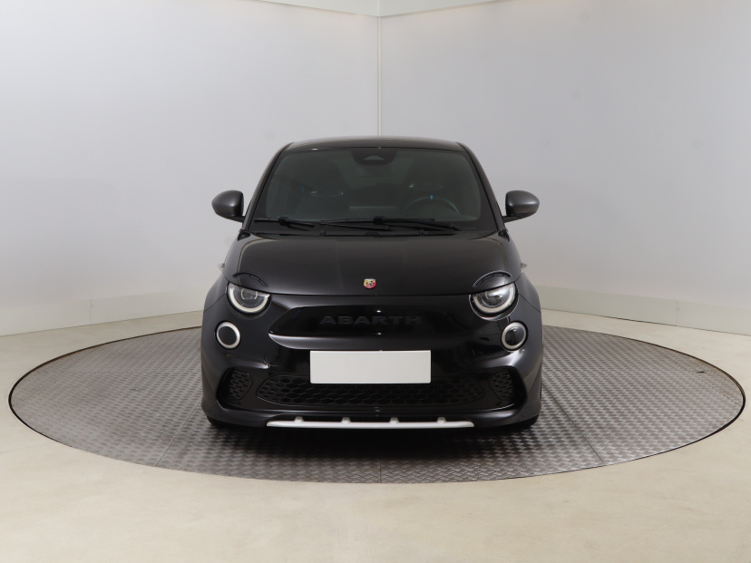 Abarth 500e, 2024