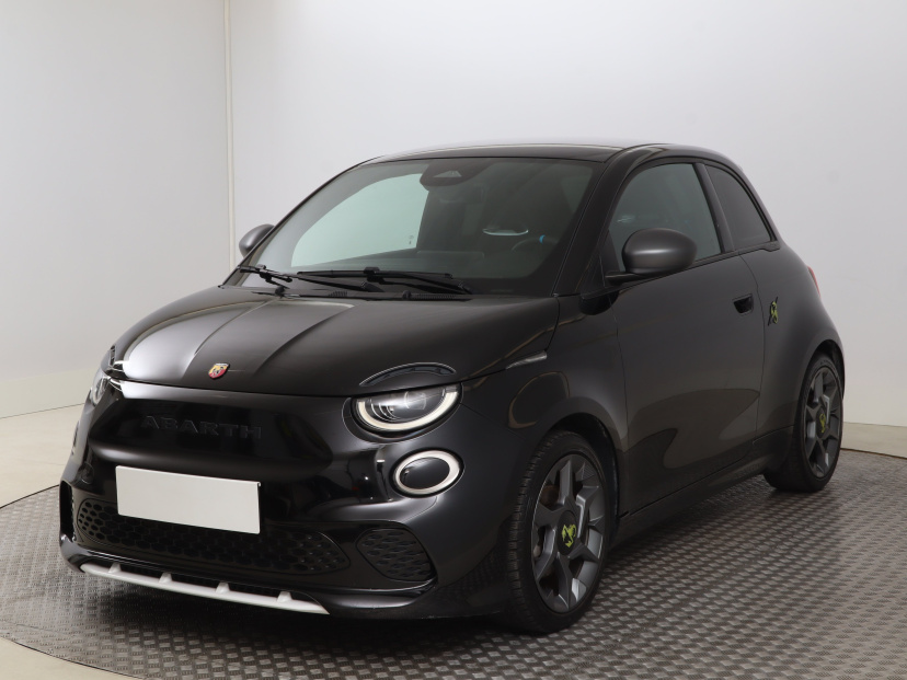 Abarth 500e, 2024