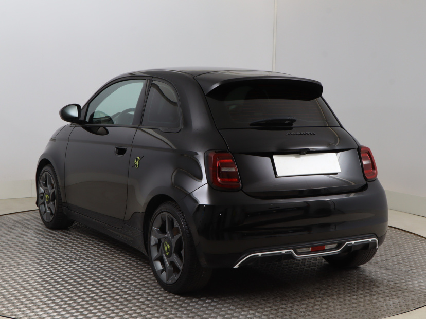 Abarth 500e, 2024