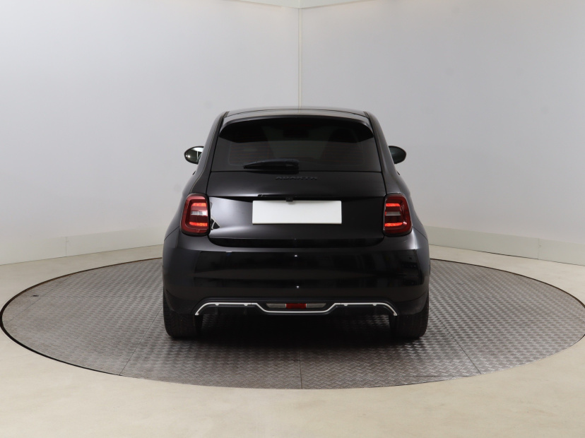 Abarth 500e, 2024