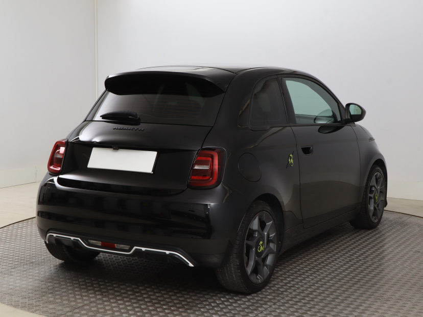 Abarth 500e, 2024