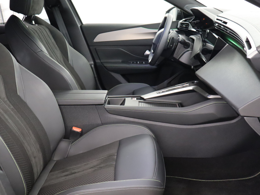 Peugeot 408, 2025