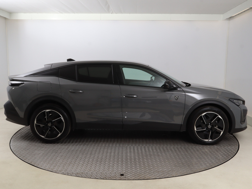 Peugeot 408, 2025