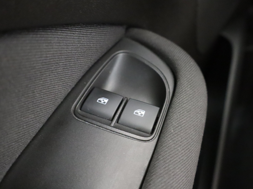 Opel Adam, 2013