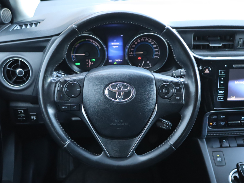 Toyota Auris, 2016