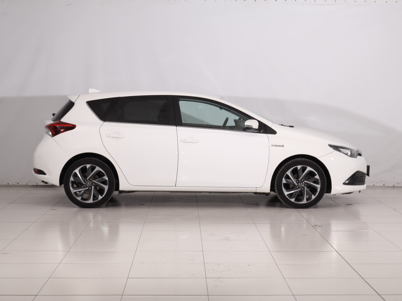 Toyota Auris, 2016