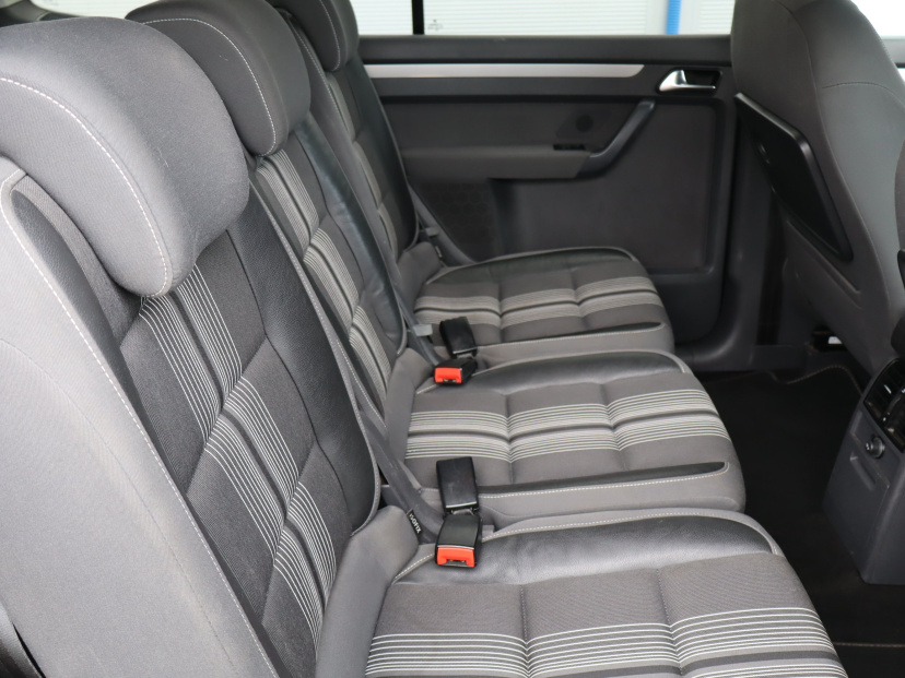 Volkswagen Touran, 2012