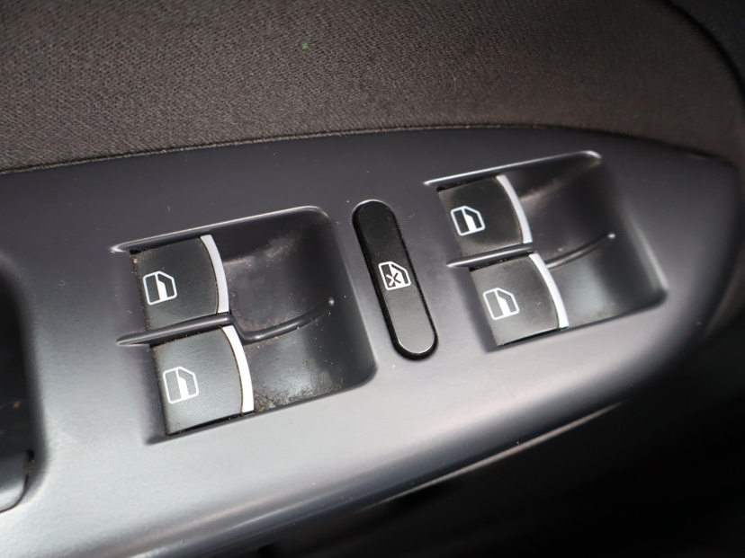 Volkswagen Touran, 2012