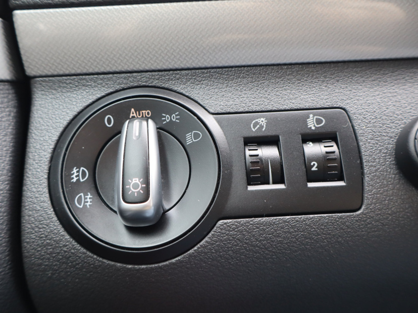 Volkswagen Touran, 2012