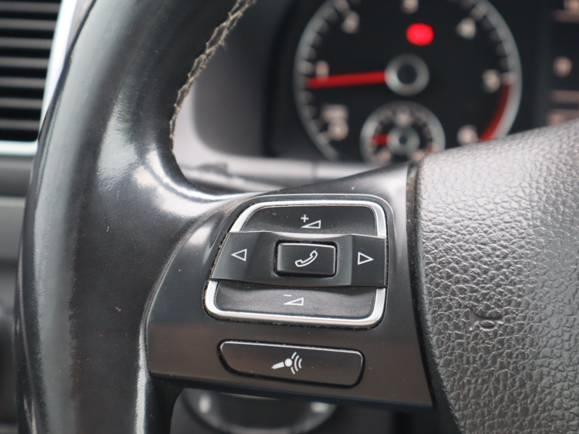 Volkswagen Touran, 2012