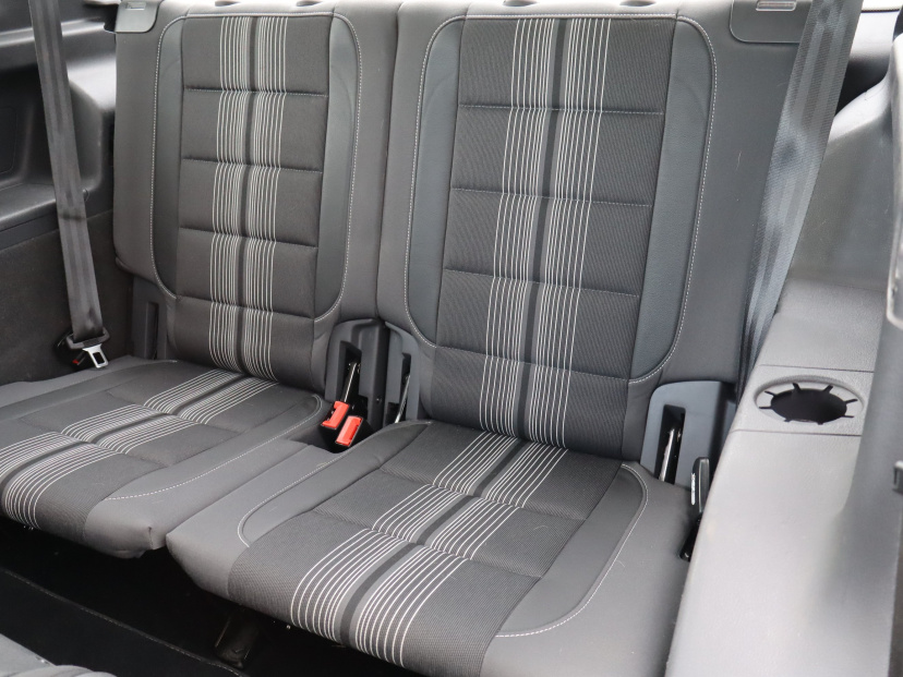 Volkswagen Touran, 2012