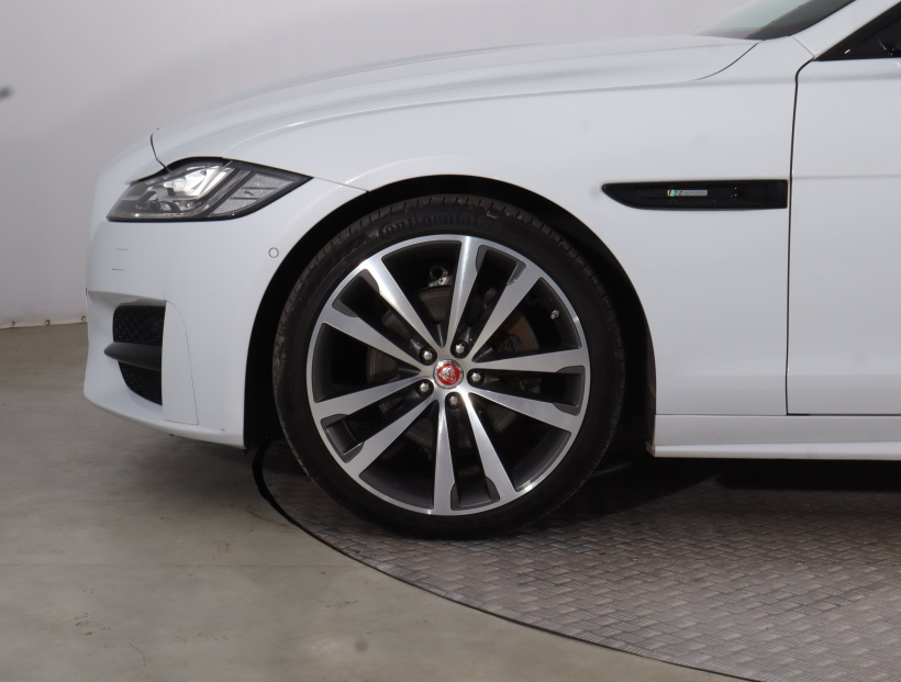 Jaguar XF, 2017