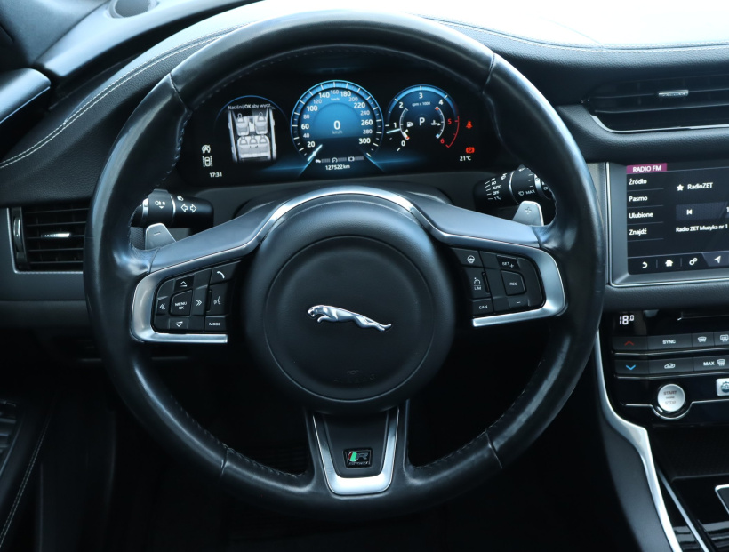 Jaguar XF, 2017