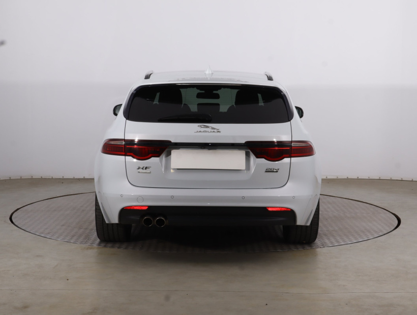 Jaguar XF, 2017