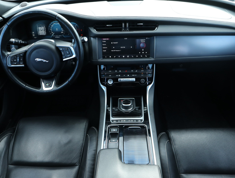 Jaguar XF, 2017