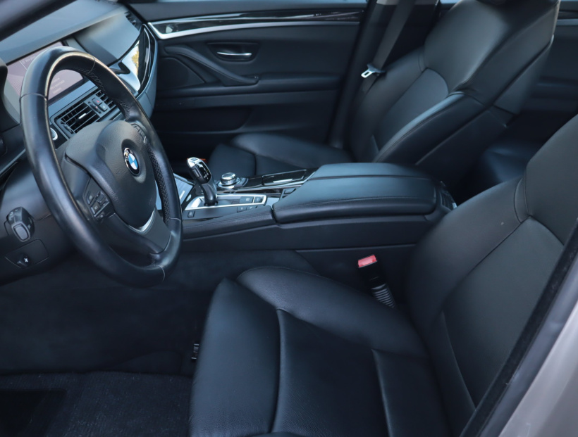 BMW 5, 2011