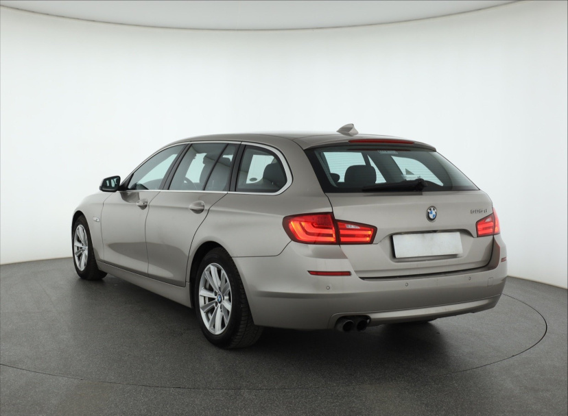 BMW 5, 2011