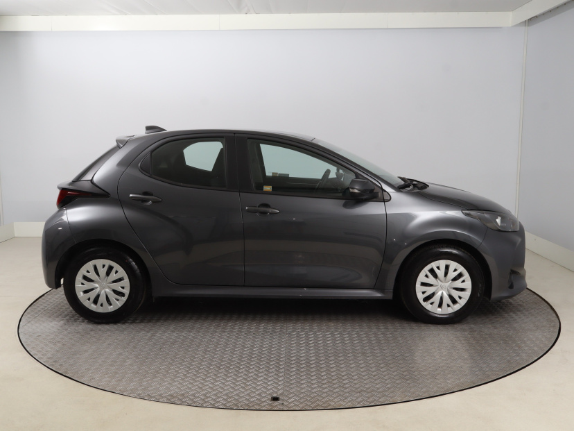 Toyota Yaris, 2024