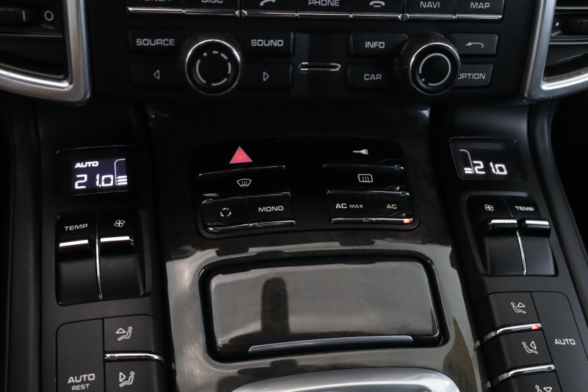 Porsche Cayenne, 2010