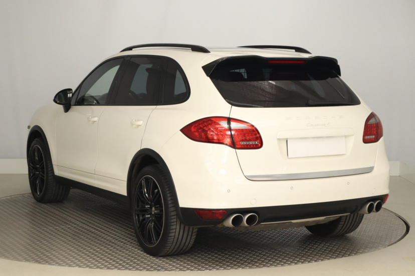 Porsche Cayenne, 2010