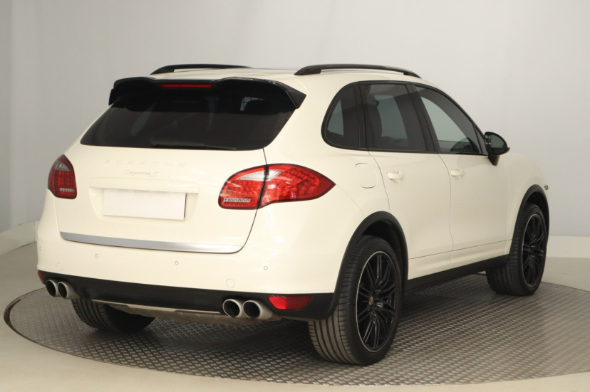 Porsche Cayenne, 2010