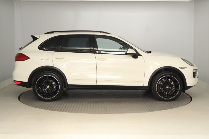 Porsche Cayenne, 2010