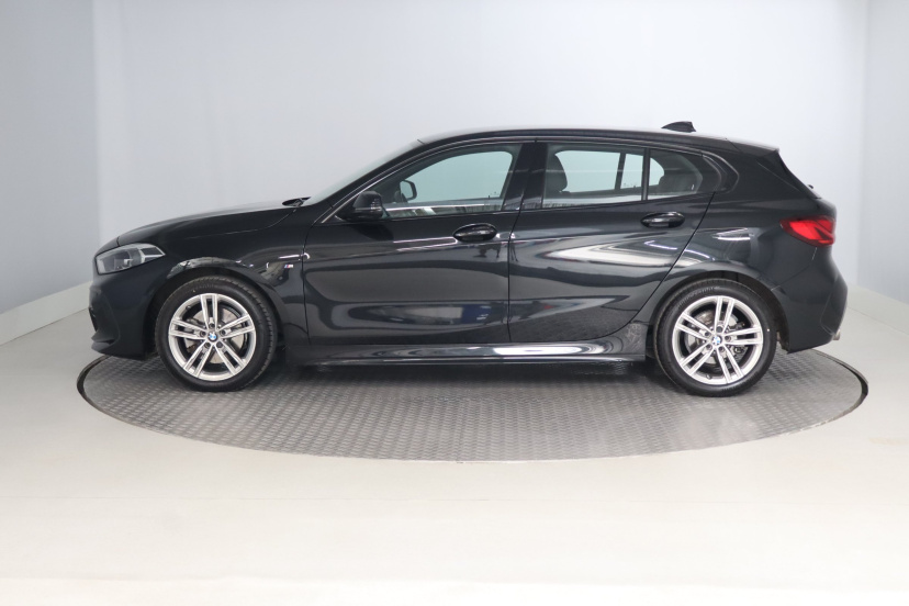 BMW 1, 2022