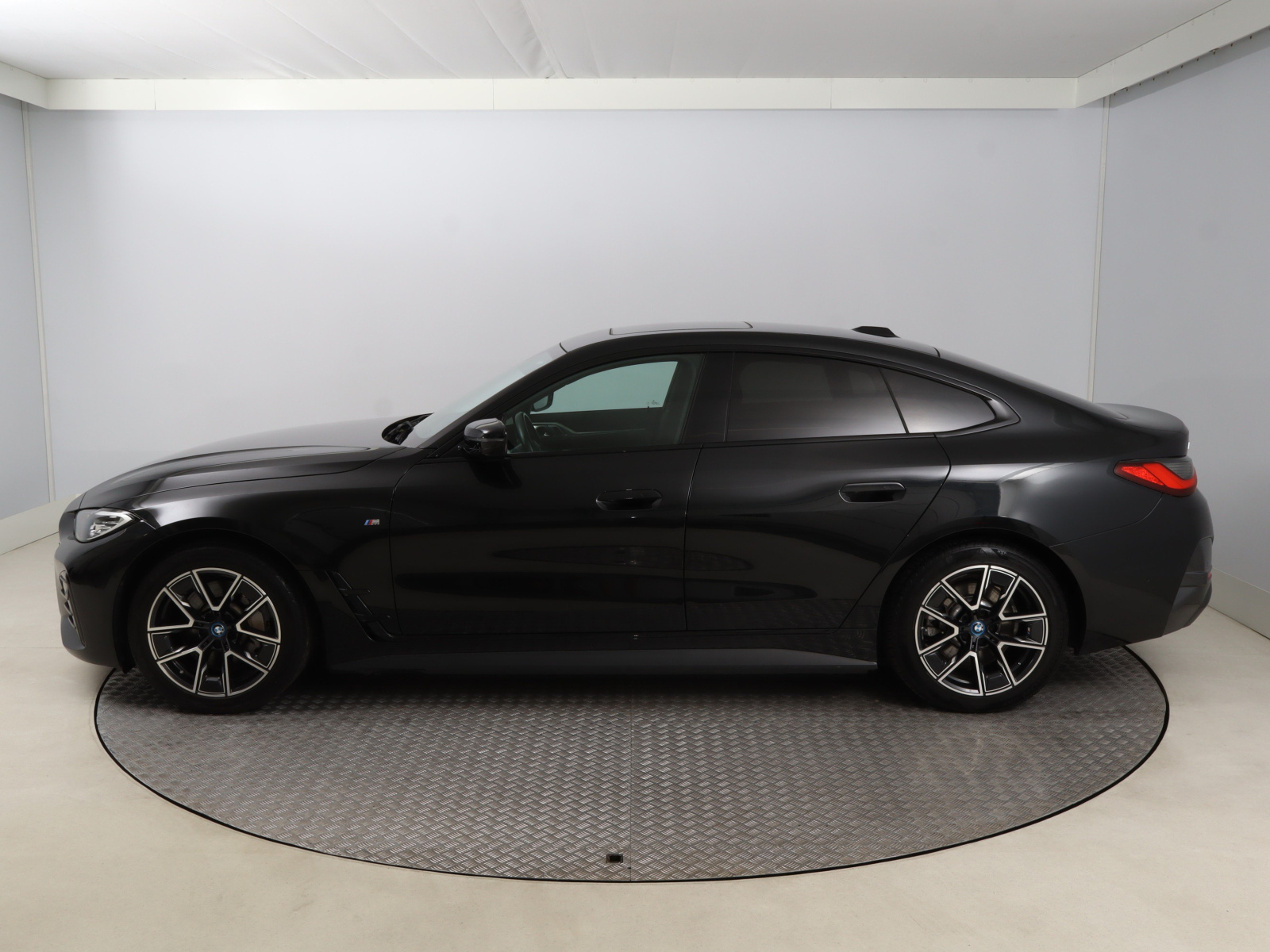 BMW i4 eDrive40, 2022 4