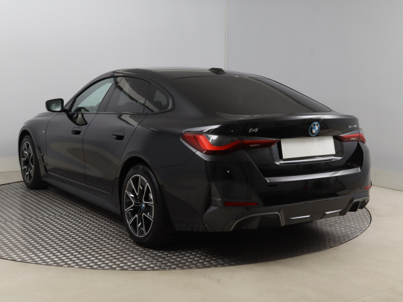 BMW i4, 2022