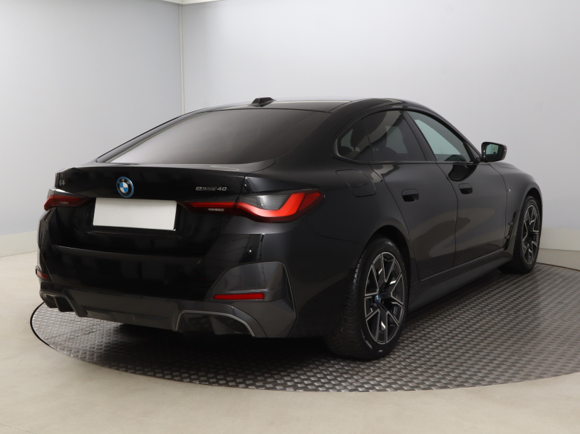 BMW i4, 2022