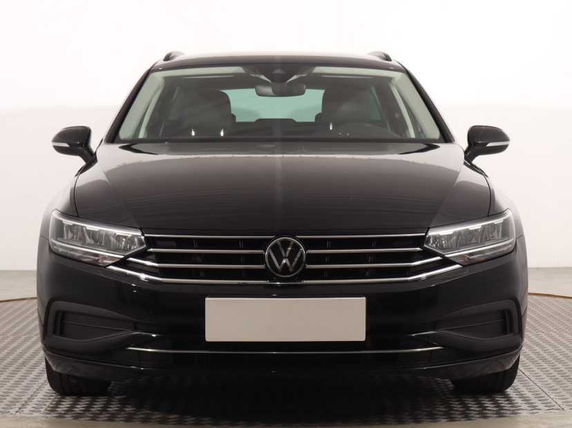 Volkswagen Passat, 2022
