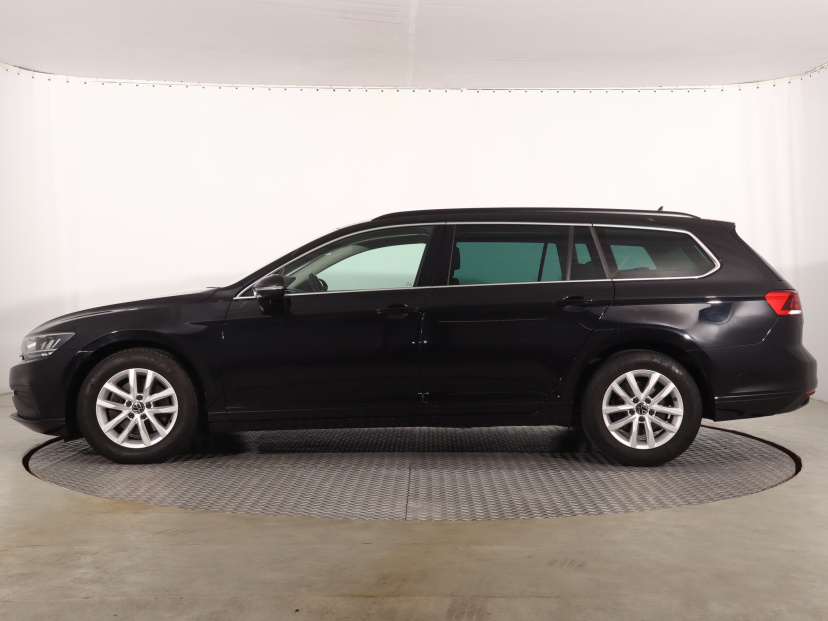 Volkswagen Passat, 2022