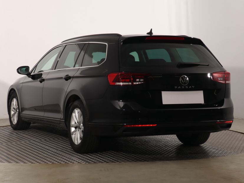 Volkswagen Passat, 2022