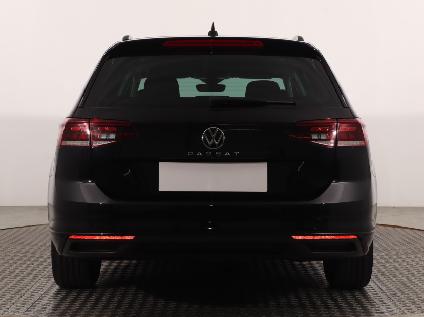 Volkswagen Passat, 2022