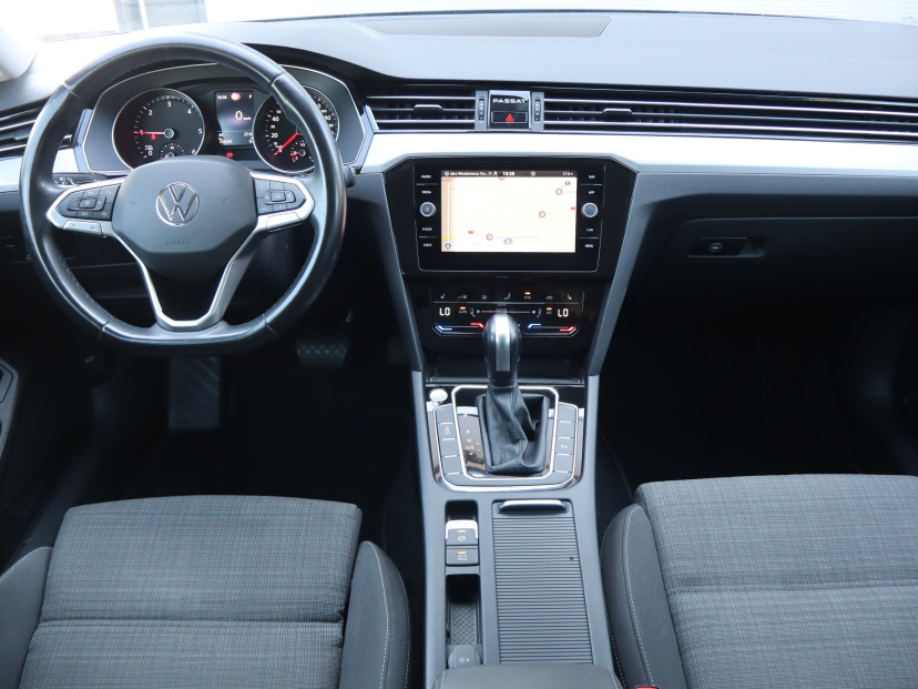 Volkswagen Passat, 2022