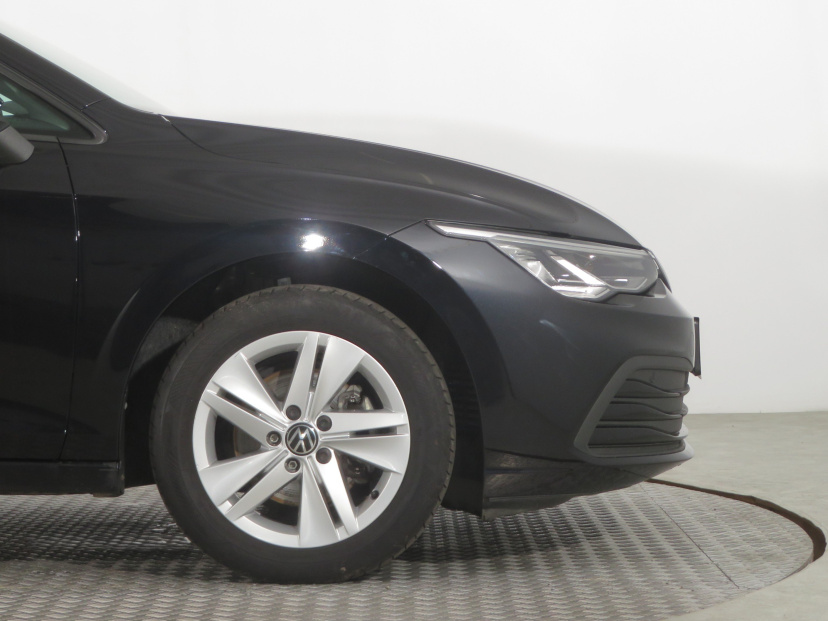 Volkswagen Golf, 2023