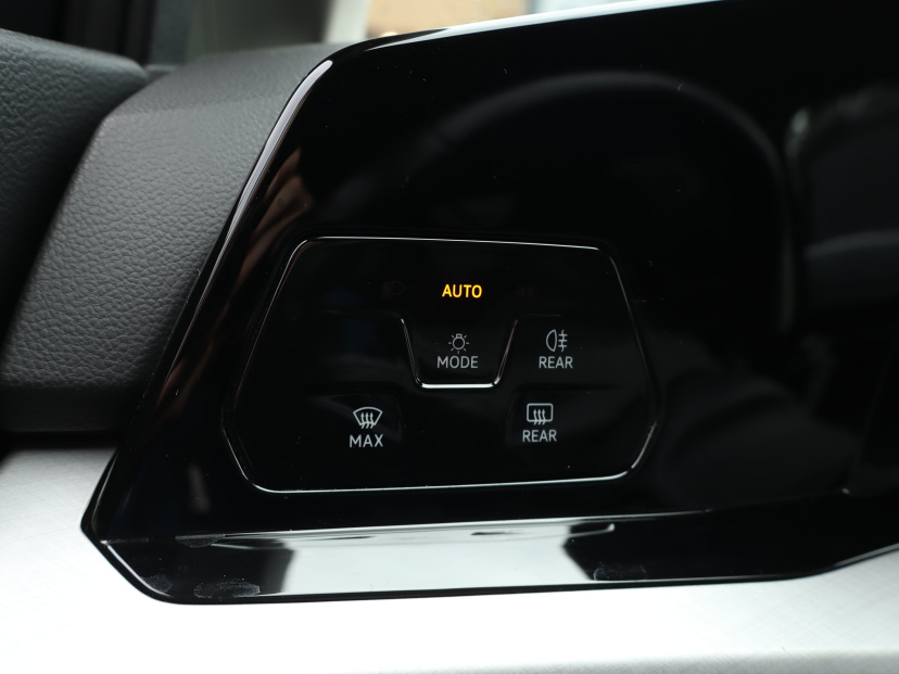 Volkswagen Golf, 2023