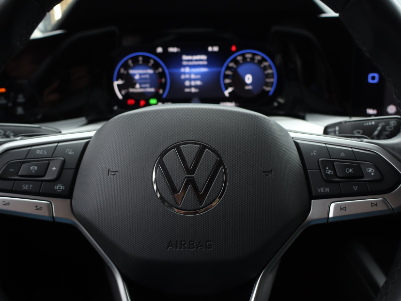 Volkswagen Golf, 2023