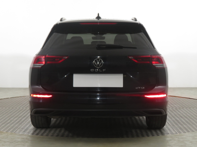 Volkswagen Golf, 2023