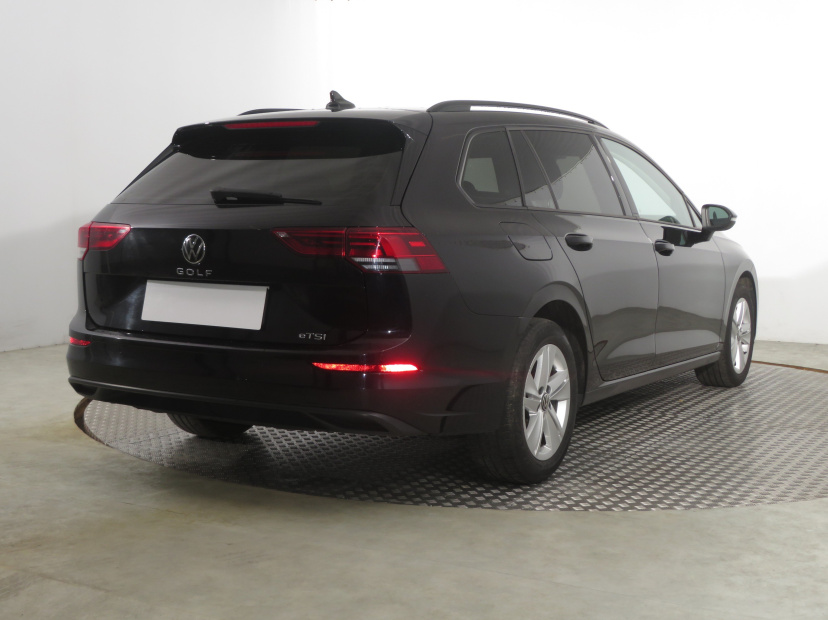 Volkswagen Golf, 2023