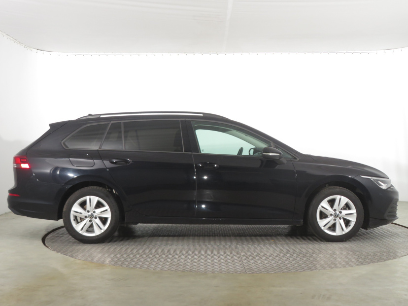 Volkswagen Golf, 2023