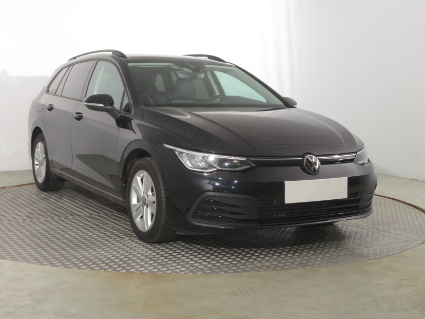 Volkswagen Golf, 2023