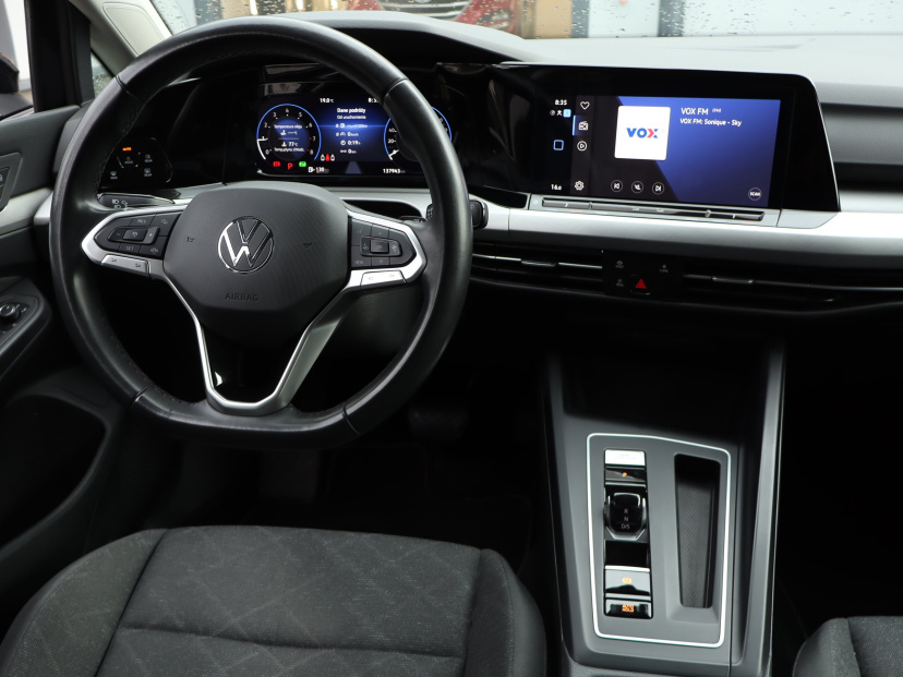 Volkswagen Golf, 2023