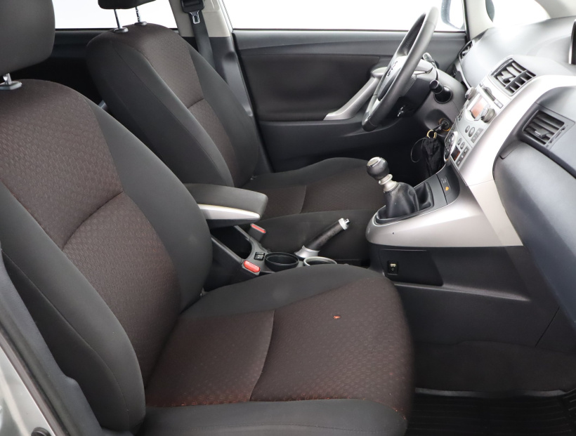 Toyota Verso, 2011